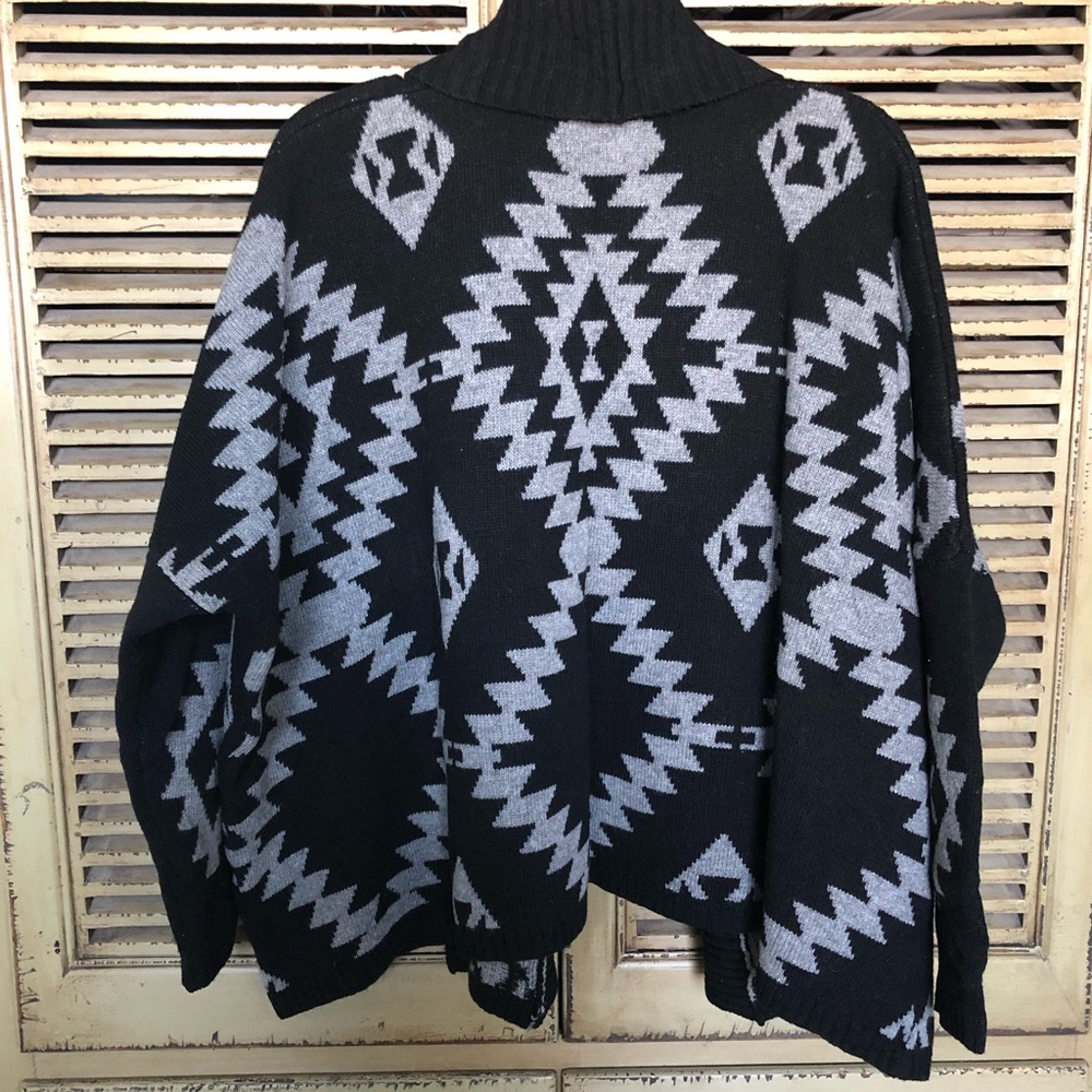 Aztec print oversized cardigan top - Picture 3 of 7